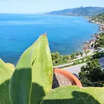 Kalura Sea Houses - Private Beach