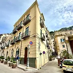 Casa Giramondo By Housilia