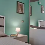 Sky Apartment By Casa In Mente