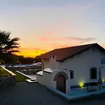 Flale\'S Holiday House