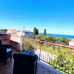 Casa Delle Camelie