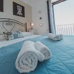 Tra La Rocca E Il Mare Di Cefalu