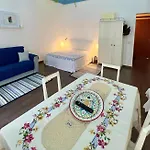 Porto Salvo Apartments