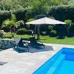 Flale\'S Holiday House