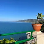 Sea House 102
