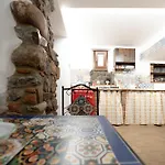 Antiche Mura Holiday Apartment By Wonderful Italy
