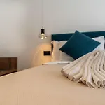 B&B Le Suites Di Costanza