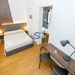 Ni Ni Apartments