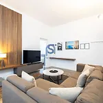 Ni Ni Apartments