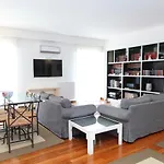 Family House - By Vacation Service