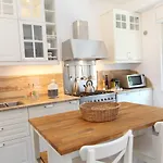 Family House - By Vacation Service