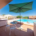 Kelly Apartments Cefalu