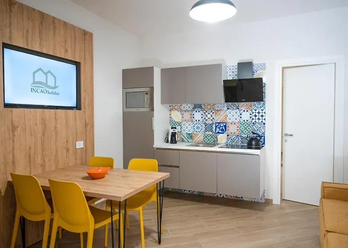 Incao Holiday Candeloro House