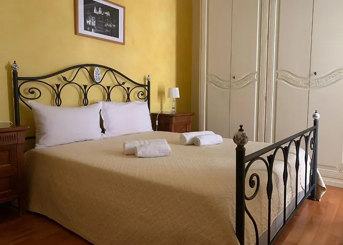 Mela\'S House Apartments Cefalu
