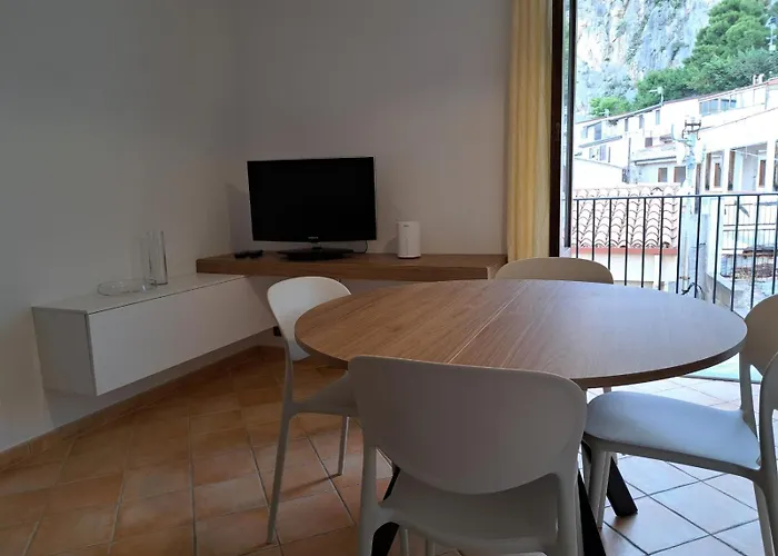 Domus Aurea San Vito House