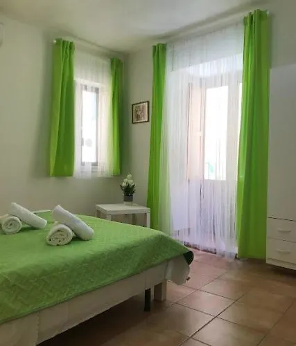 Mandralisca Apartments