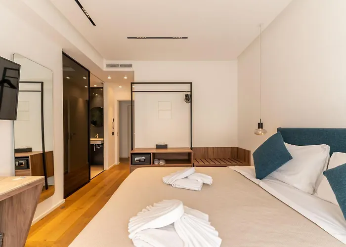 B&B Le Suites Di Costanza