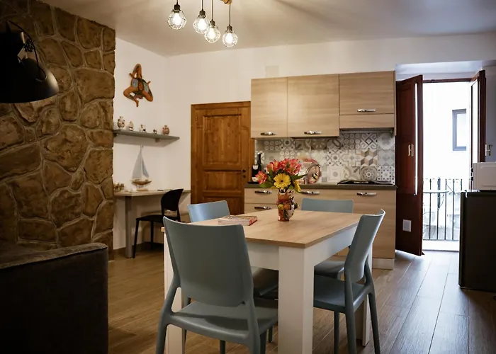 Cortilia Holiday House