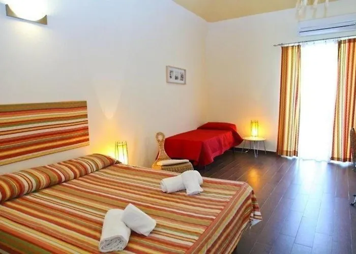 Studio Fuer 3 Personen Ca 40 Qm In Cefalu, Sizilien Nordkueste Von Sizilien