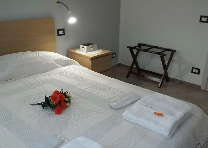 Cefalu Studio Room And Apartments