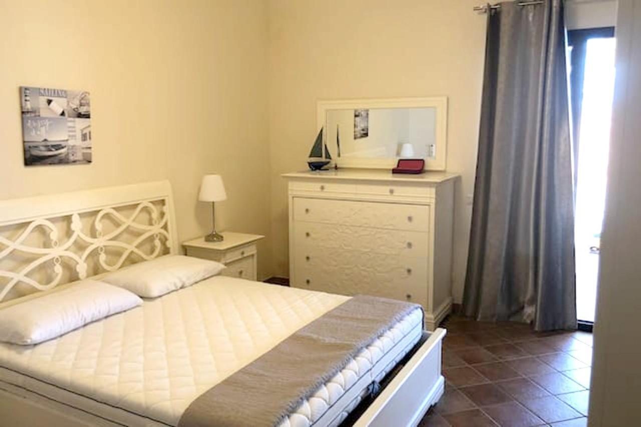Villa Seafront In With Private Jacuzzi Cefalu