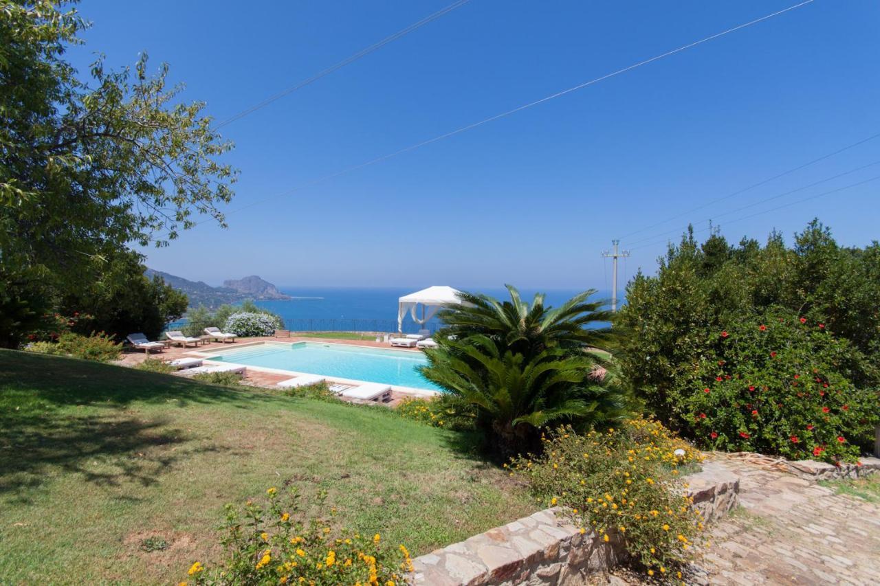 Relax At The Swimming Pool By Wonderful Italy Villa Cefalù