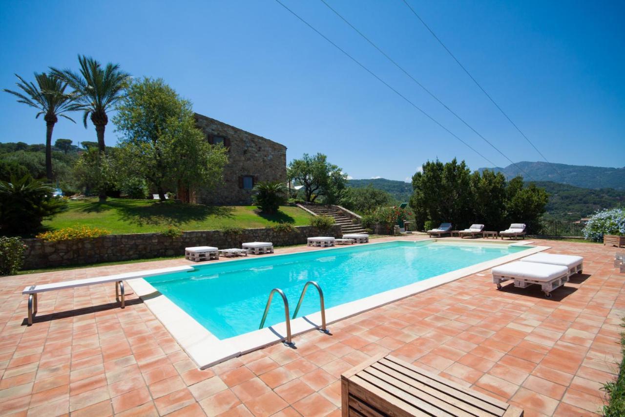Relax At The Swimming Pool By Wonderful Italy Villa