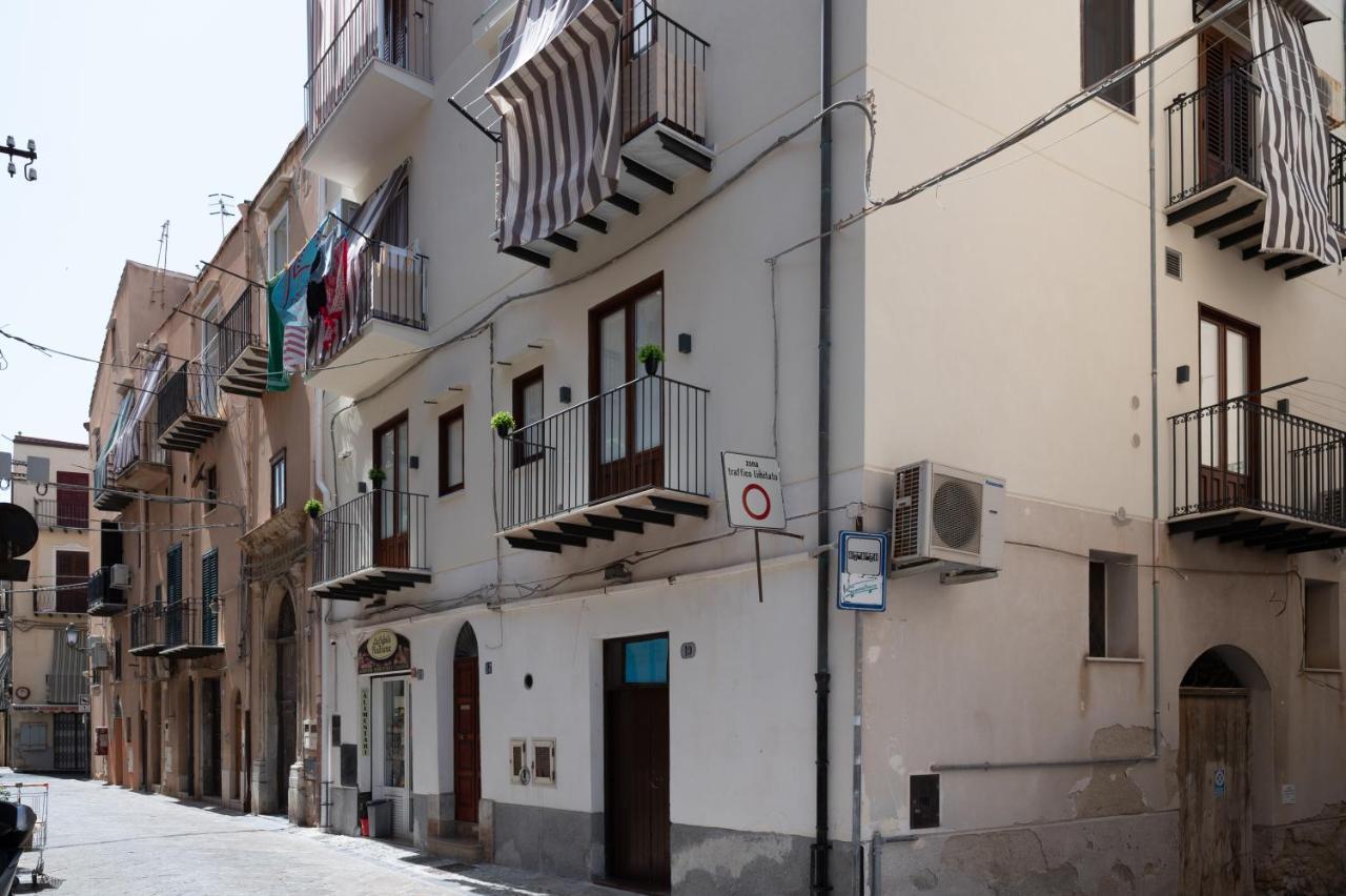 Incao Candeloro House