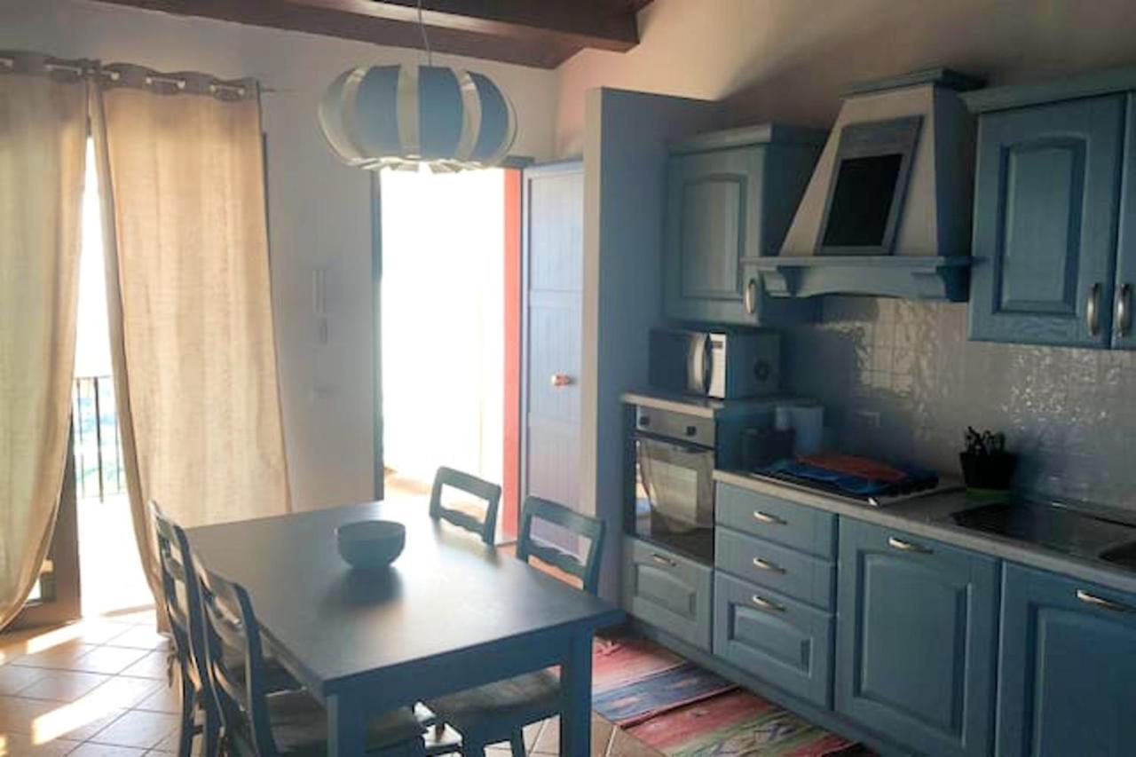 Villa Seafront In With Private Jacuzzi Cefalu