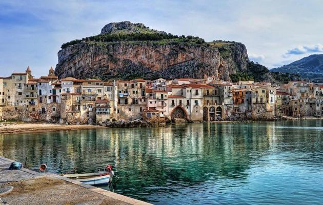 Al 25 Tulipani * Cefalu