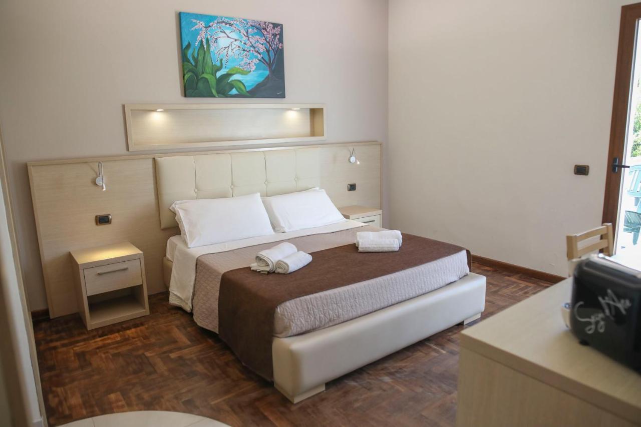 Bed & Breakfast Cerniglia 3*