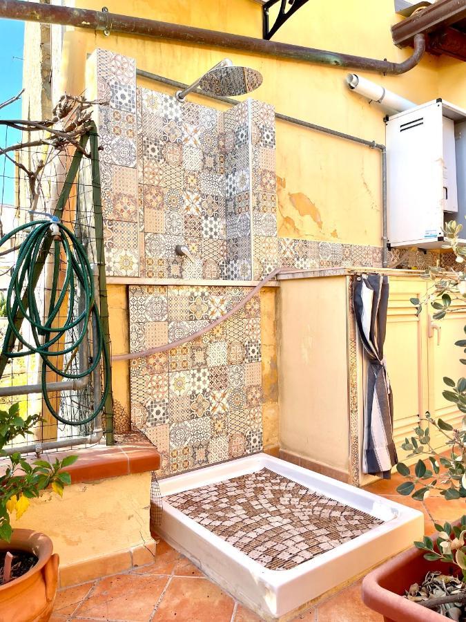 Casa Dei Coralli Bianca Con Patio Esterno Cefalu
