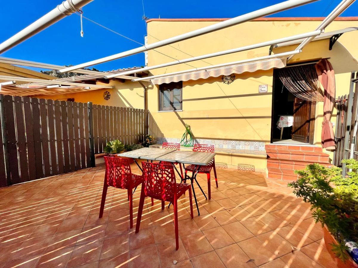 Casa Dei Coralli Bianca Con Patio Esterno Cefalu