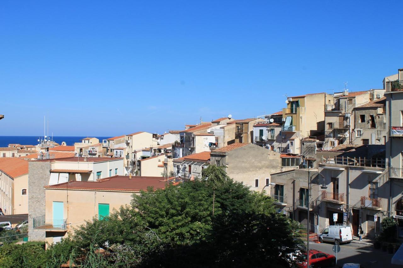 Adelfes Cefalù