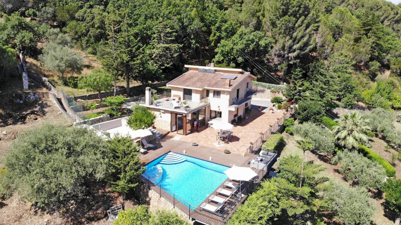 Provenza 12&4, Emma Villa