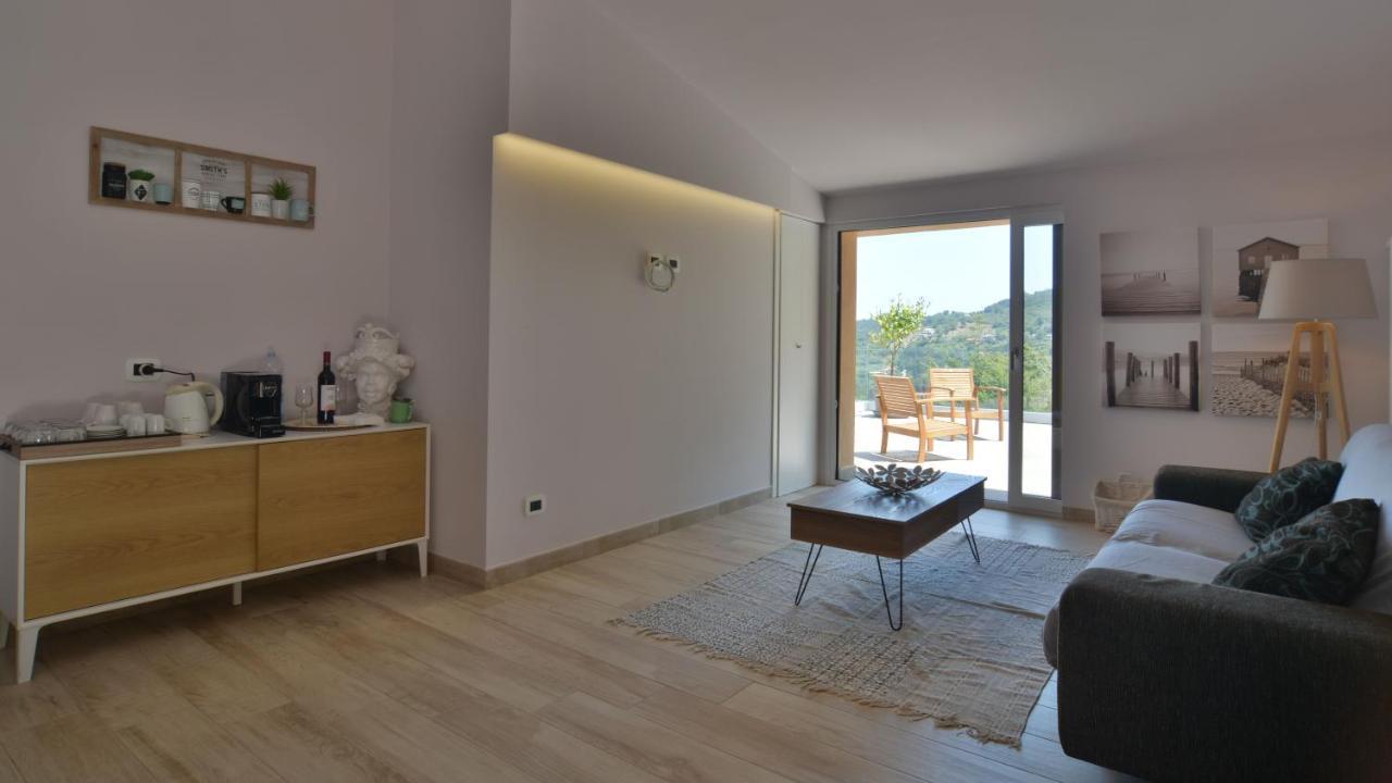Villa Provenza 12&4, Emma Cefalu