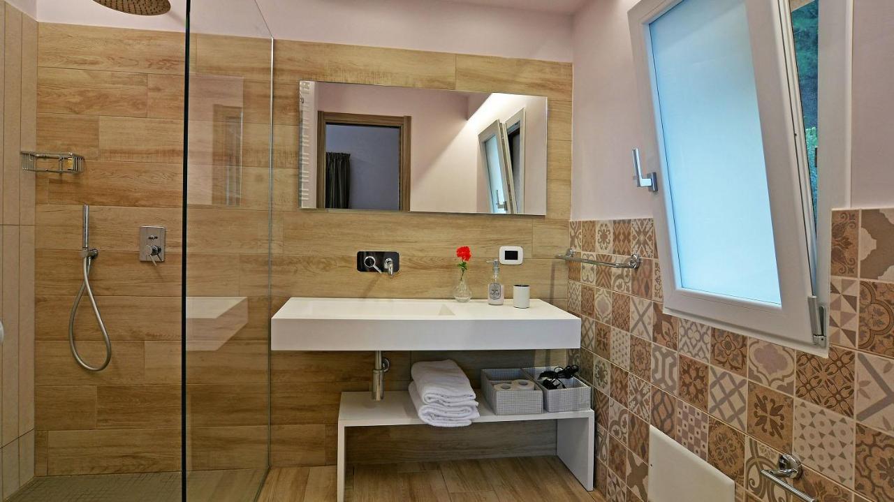 Villa Provenza 12&4, Emma