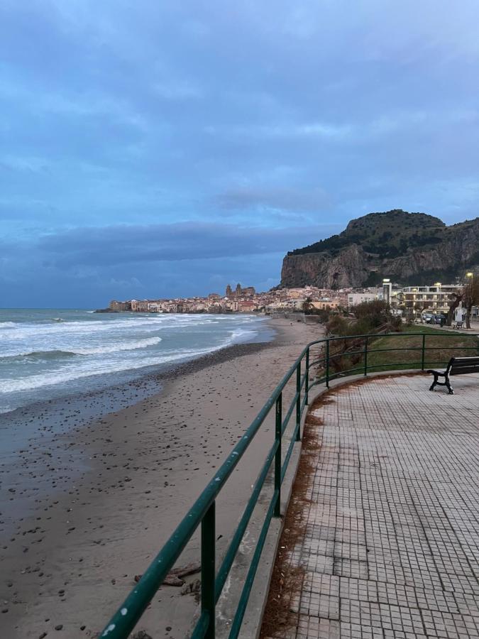 - Sea View Apartment *