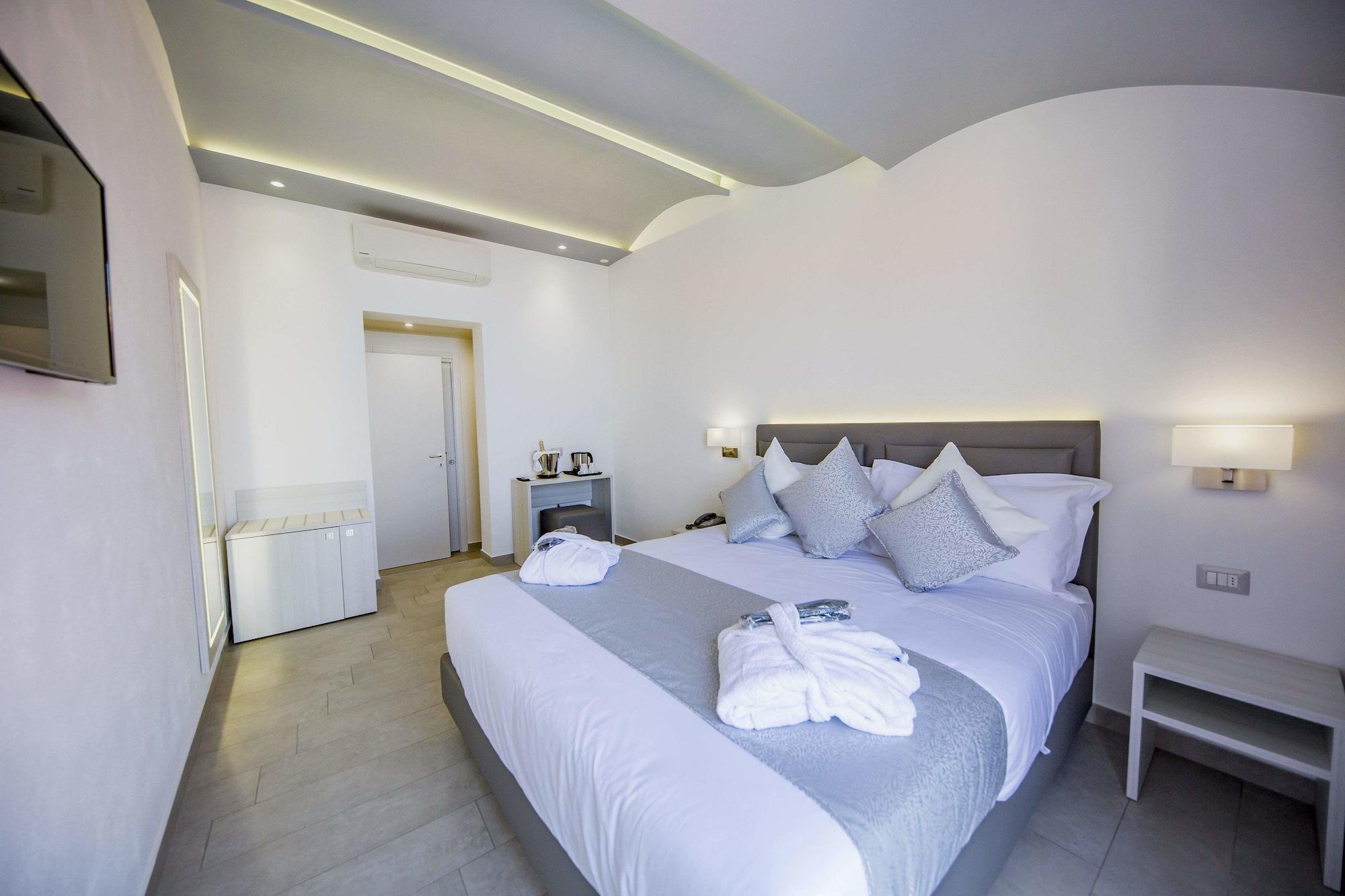 Ossuna Bay Boutique Hotel Cefalu