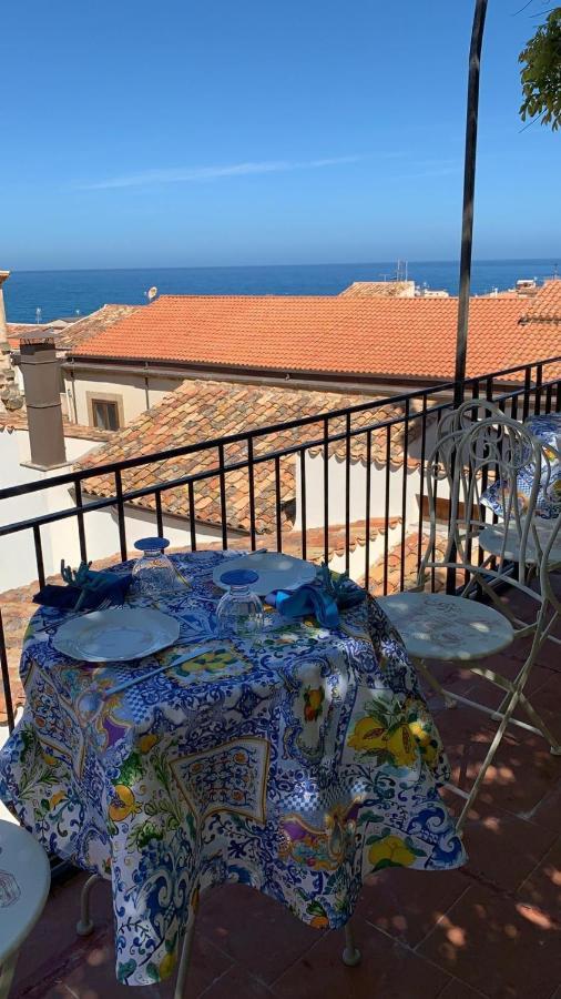 Il Pino E La Rosa Cefalu