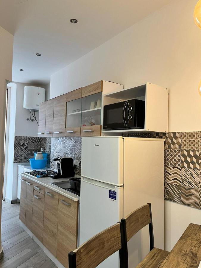 Garibaldi Apartment *