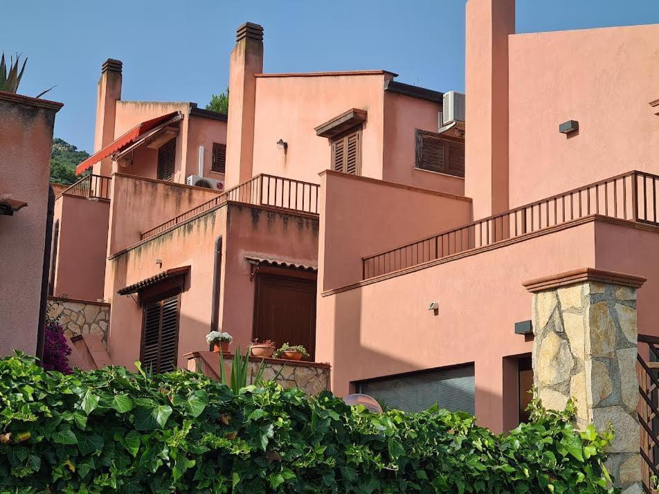 Villa Emi House *