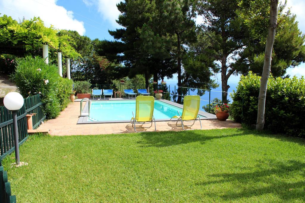 Eleanto Apartment *