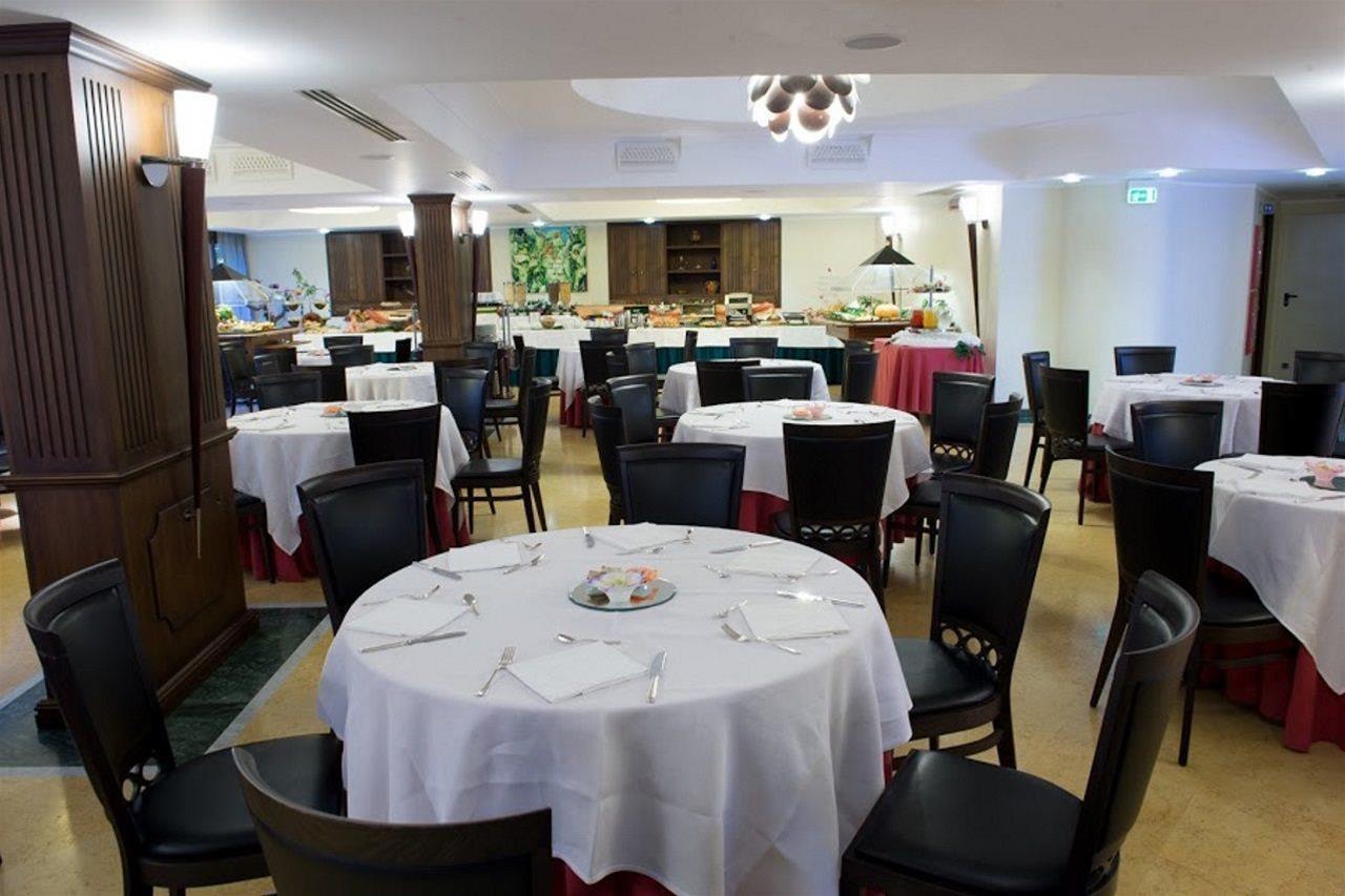Artemis Hotel