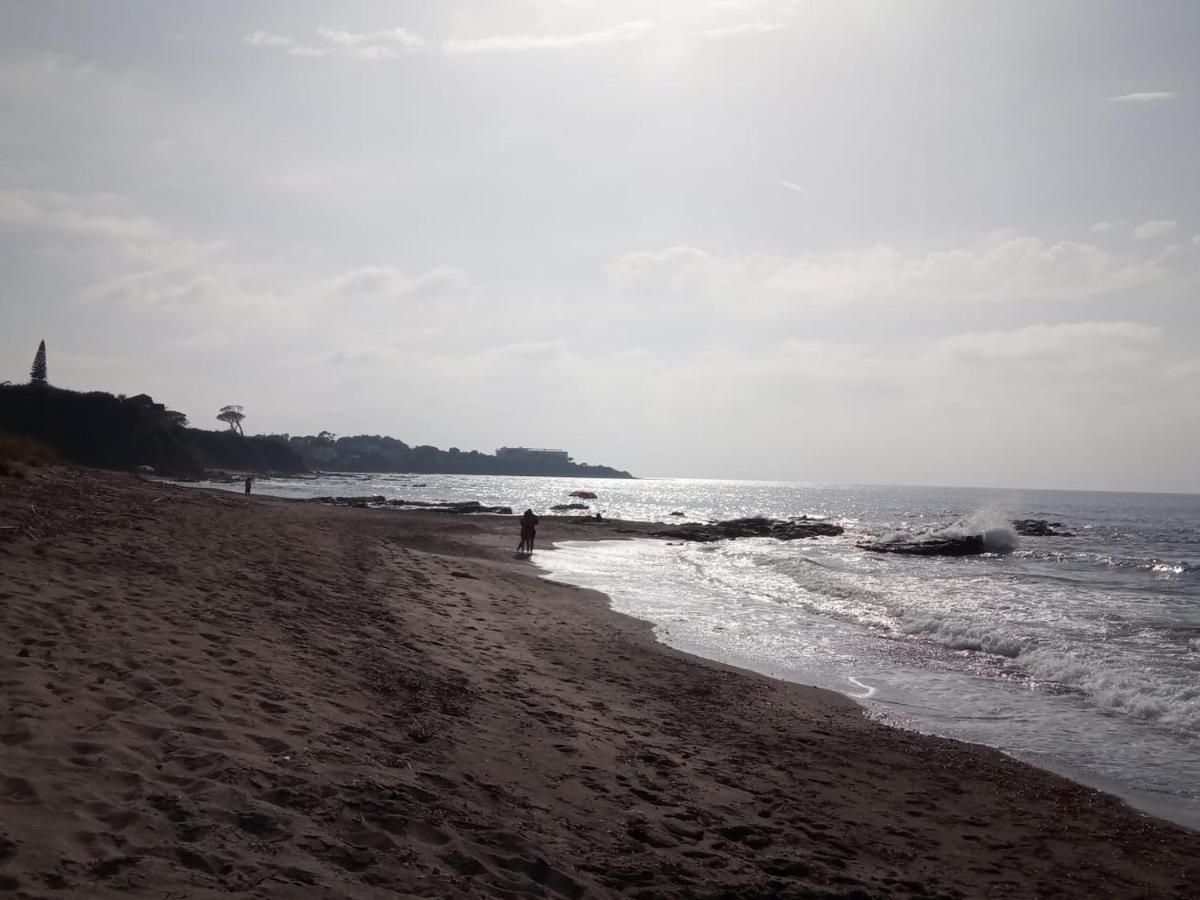 Stanza In Con Giardino Vista Mare Acomodação com café da manhã  *