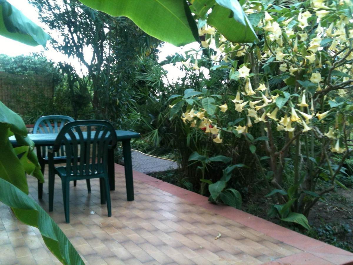 Stanza In Con Giardino Vista Mare Acomodação com café da manhã  *