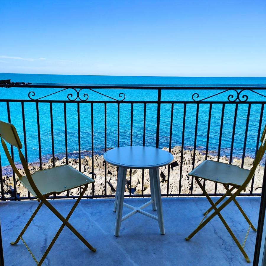 Apartment Coastal Seaview & Balcony Street View *