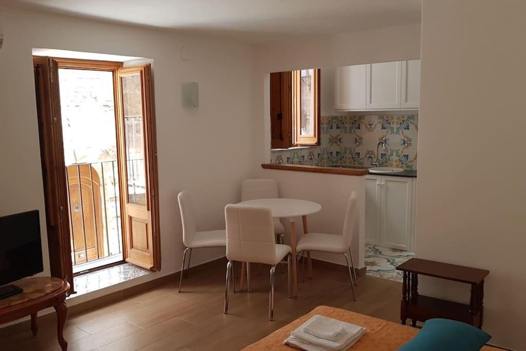 Prestige Studio In Historic Centre Apartment