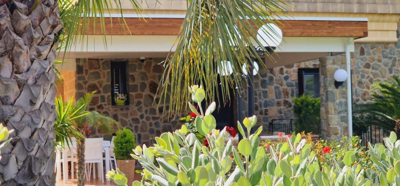 Santina - Villa Cefalu
