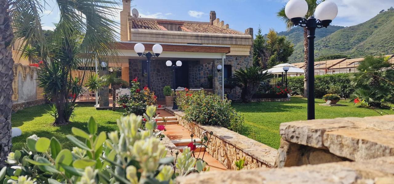 Villa Santina - *